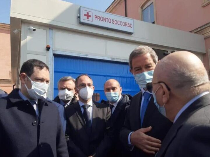 Nuovi Pronto Soccorso, ambulanza e Tac all’ospedale di Bronte. Il presidente della Regione Musumeci «riconosciamo a Bronte il diritto alla salute»