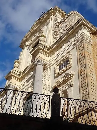 Un “Cammino di San Giacomo” in Sicilia per riscoprire, tra fede e natura, ruralità tradizionale, distese di grano e zone di pascolo il “Pane del pellegrino”