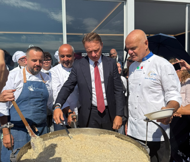 Il ministro Lollobrigida e gli Scialatelli alla Nerano
